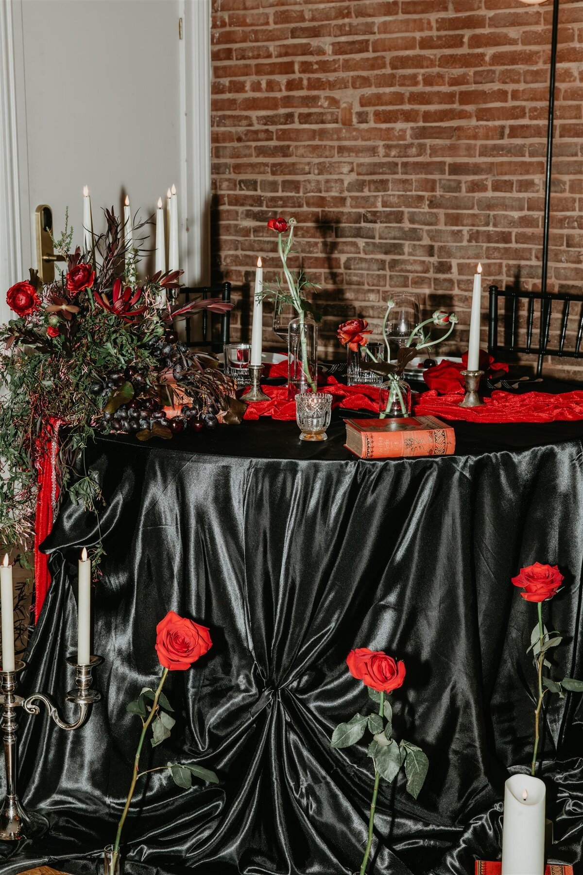 national-exchange-hotel-goth-dark-romance-vampire-wedding-062
