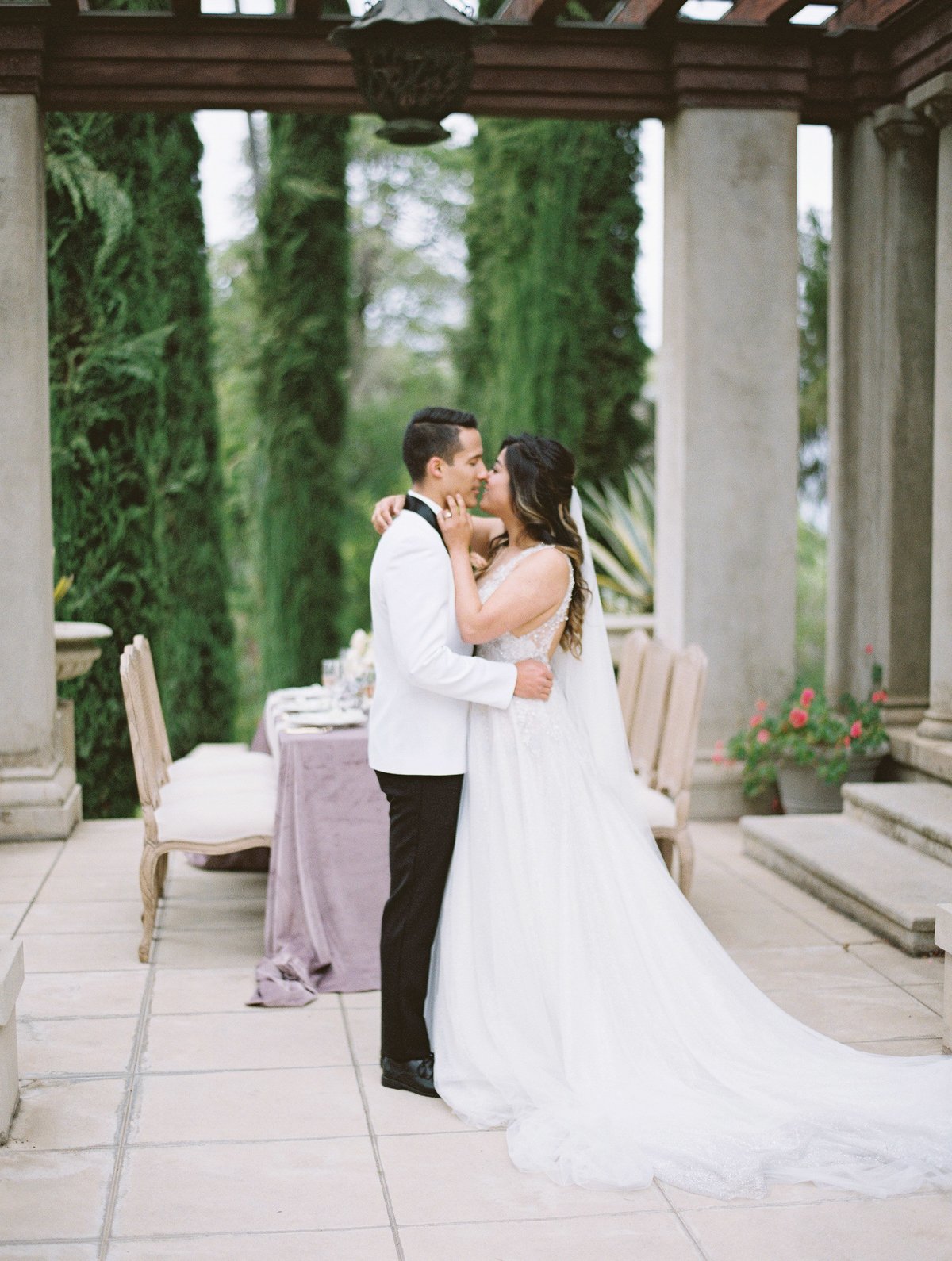 daniel-and-bethany-weddings-couple-shares-kiss