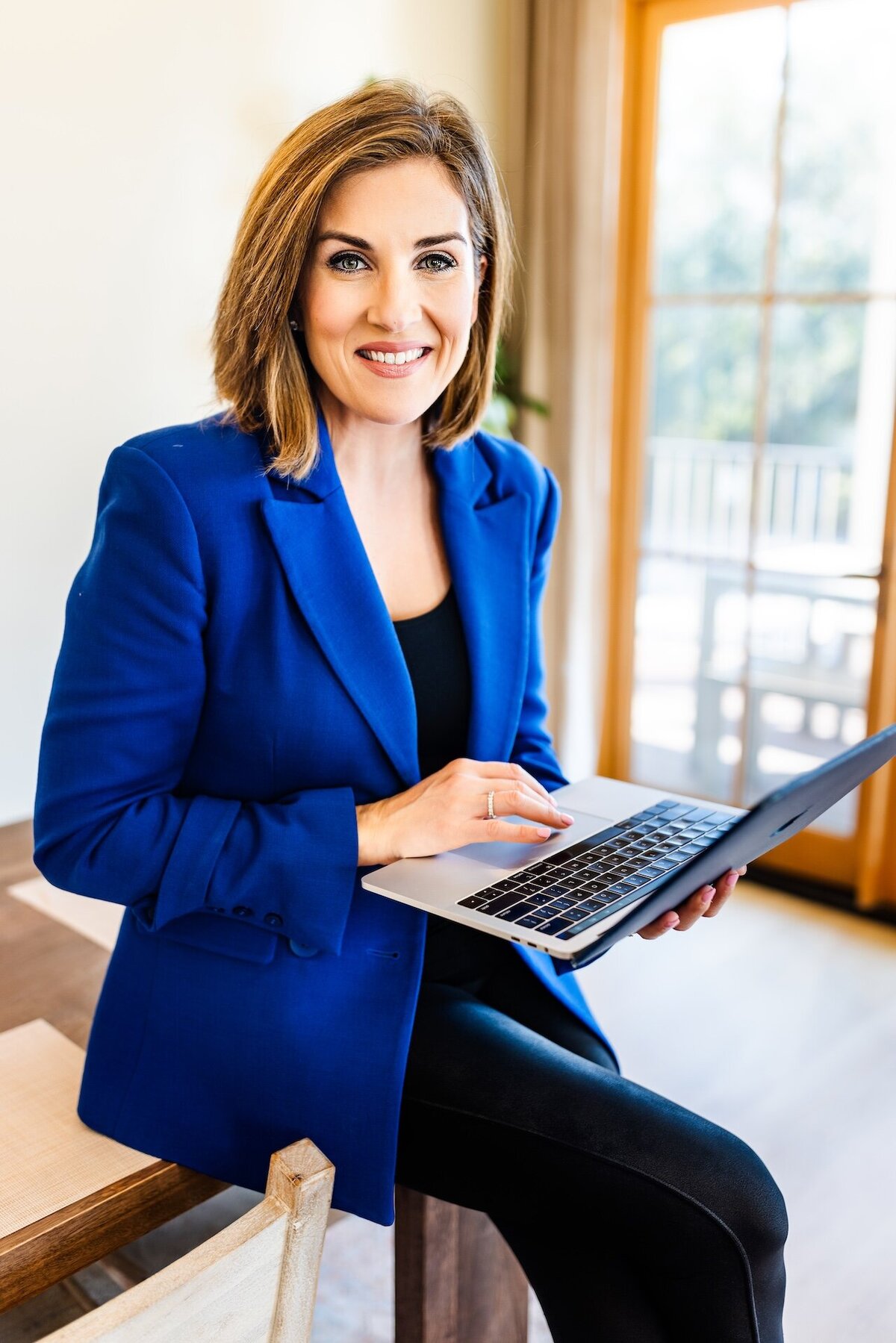 Charleston branding photography and headshots, Best Charleston headshot portrait photographer, get branding photos taken in Charleston, professional business portraits