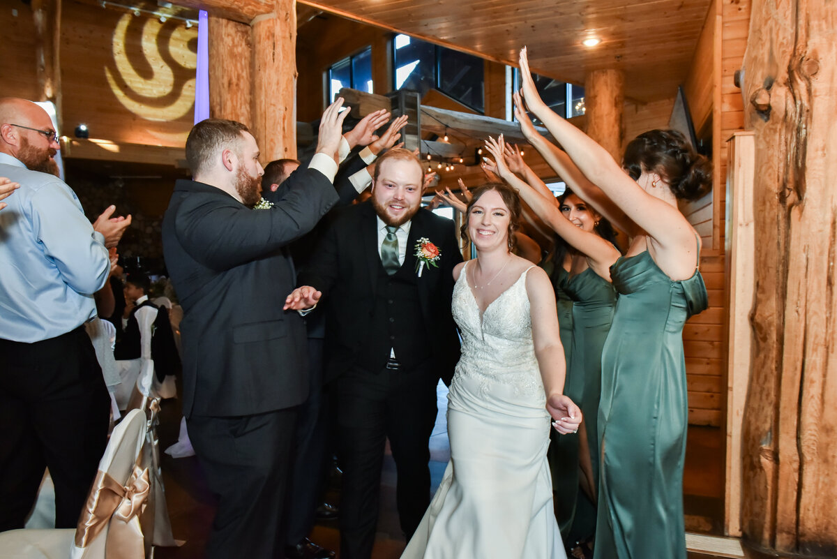 4302-Wedding at The Grands at Mulligans in Sartell Minnesota- Wedding Photographer Nicole Hollenkamp