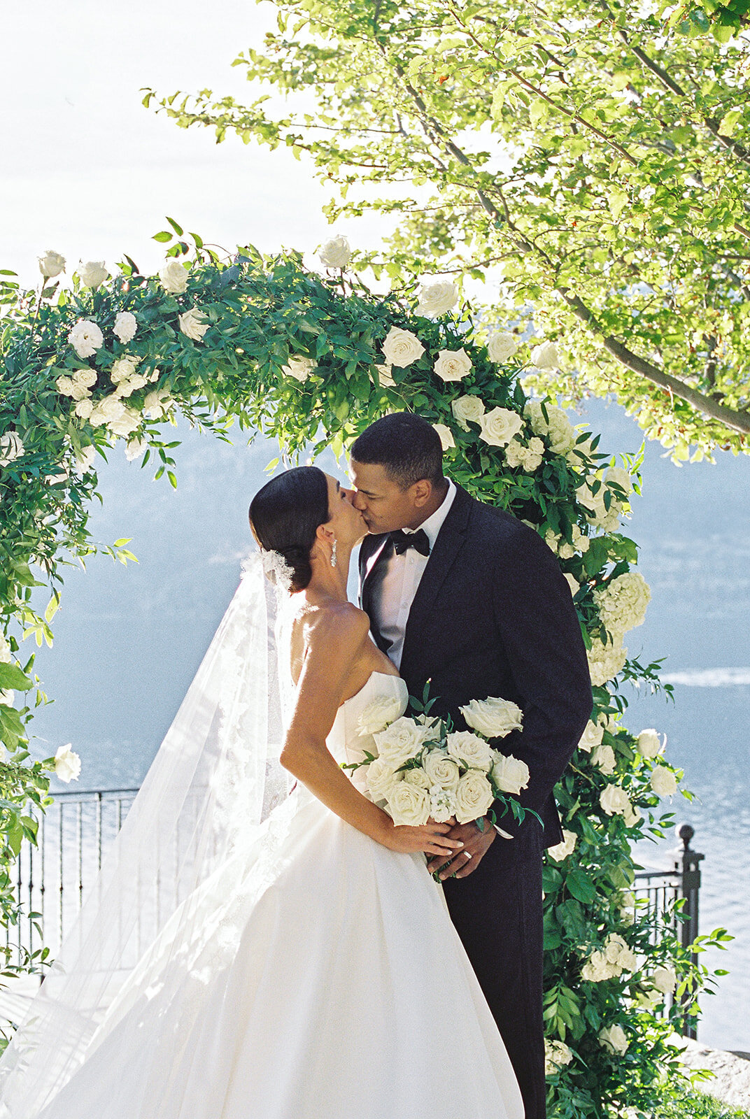 minted-photography-okanagan-kelowna-destination-wedding-photographer-wedding-château-okanagan-37