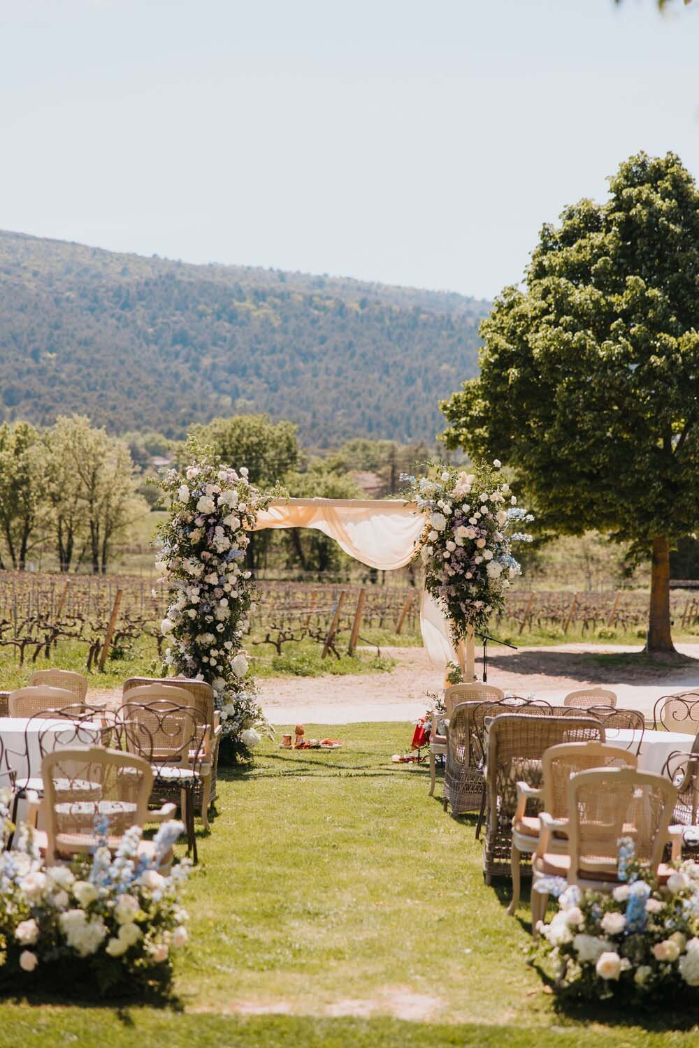 Ian Tasha Luxury Hindi wedding with french accents at Bastide de Marie in Provence - The Bold Americana photography Veronique Lorre florist6