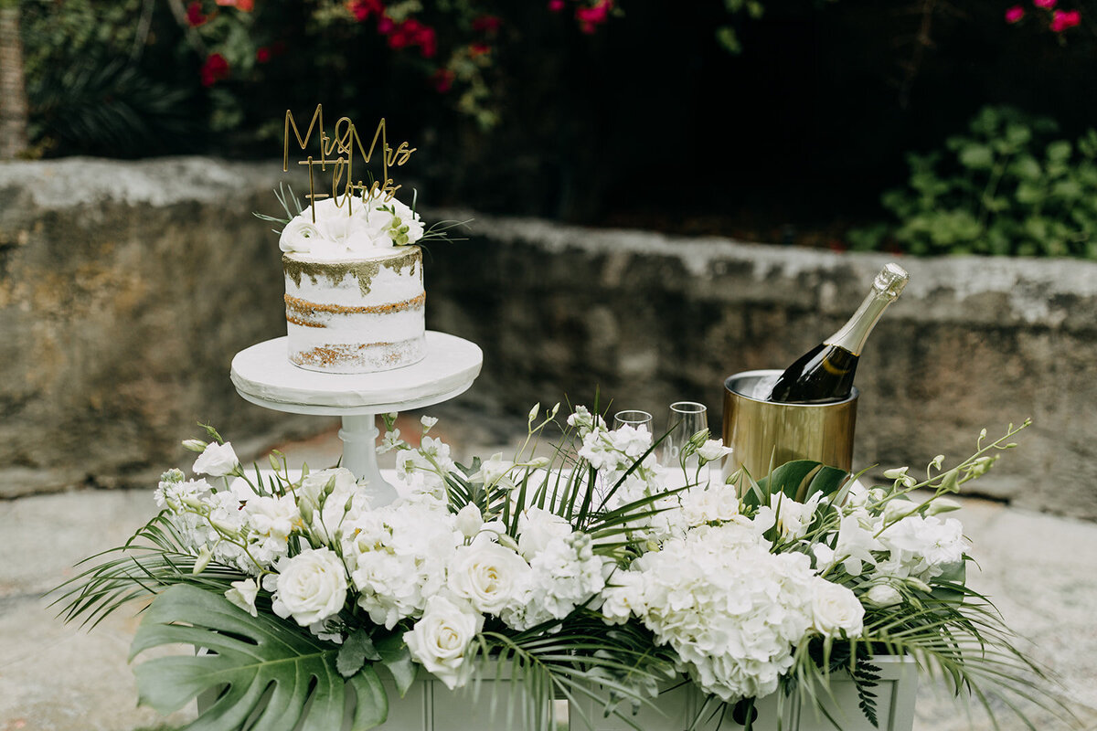 amber-whorter-sunken-gardens-elopement-chantilly-chic-celebrations-6