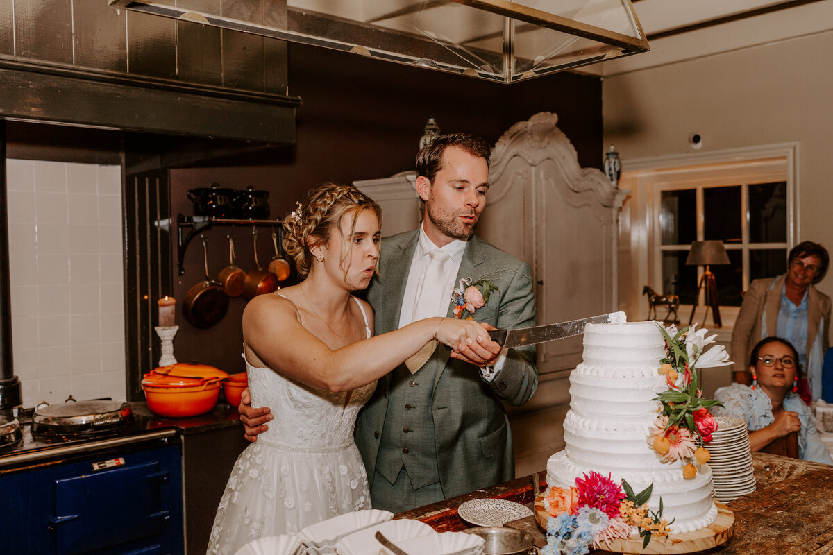 Trouwfotograaf in Zeeland. De leukste trouwlocaties in Zeeland vind je in deze blog. Door everatilroefotografie, trouwfotograaf in Middelburg,Zeeland