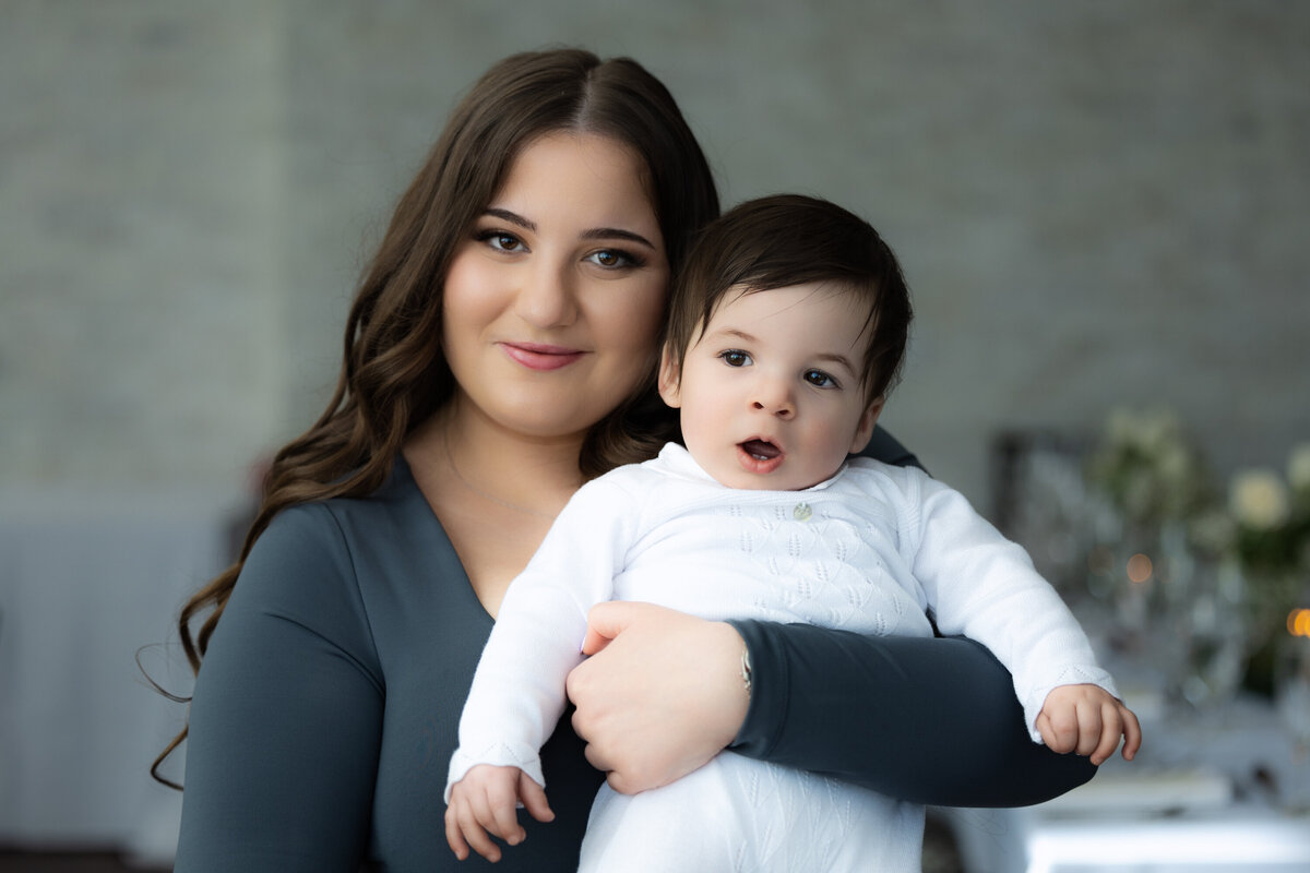 Photographe de baptême Montréal Mère et enfant