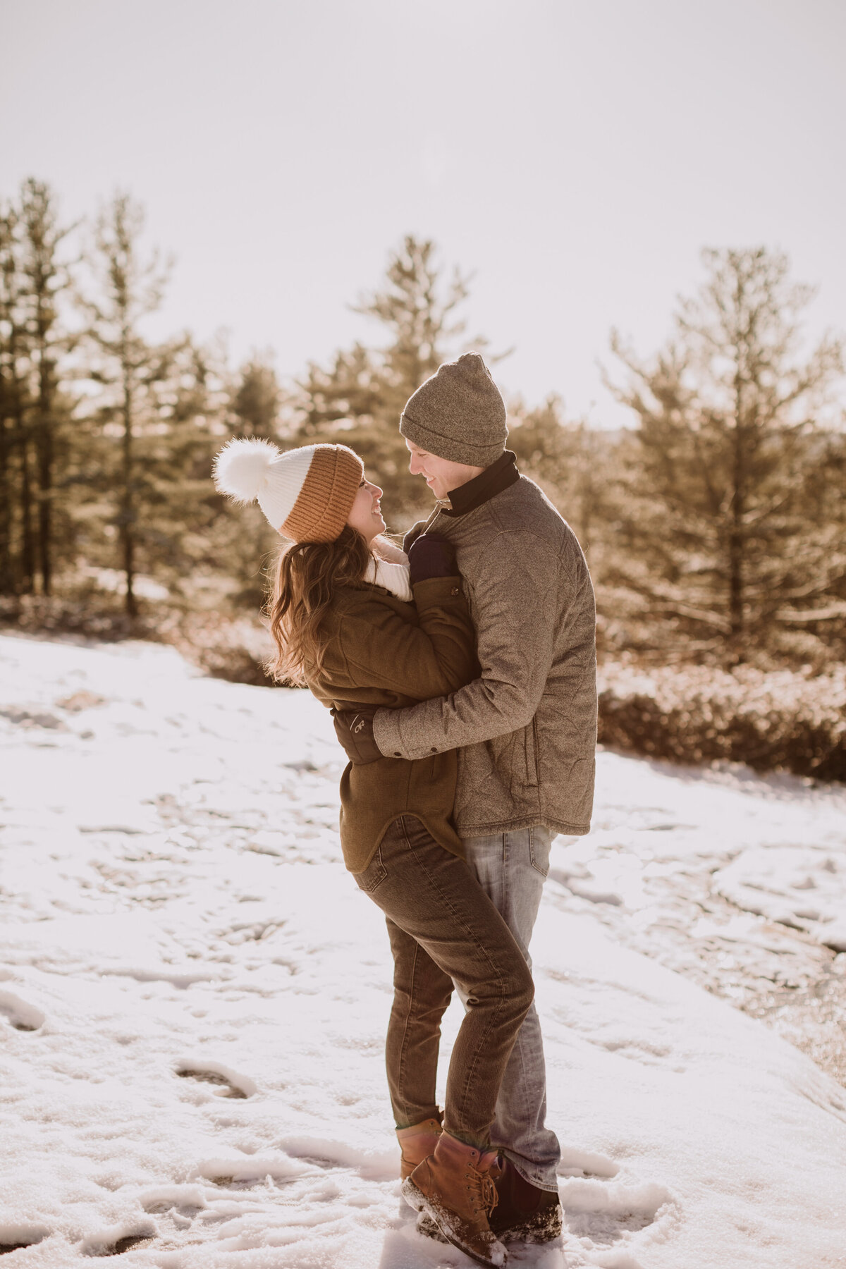 brianna-alex-engagement-muskoka-winter-snow-5