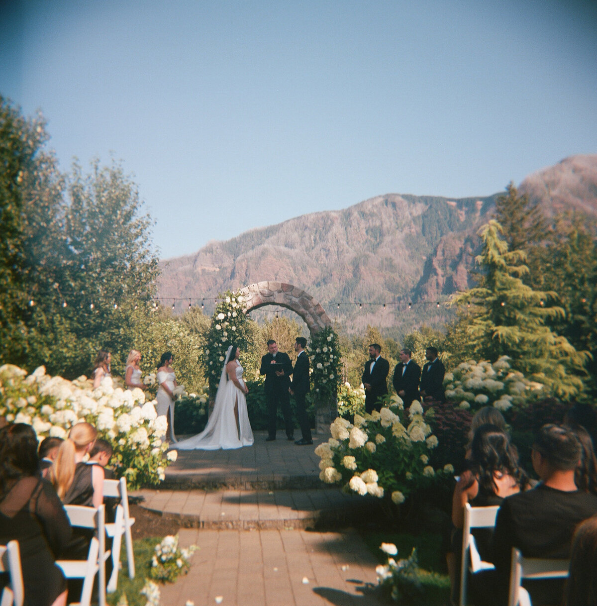 columbia-river-gorge-weding-film-000069880005_websize