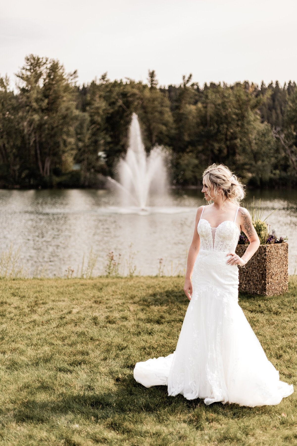 bridal-portrait-waterfront-park