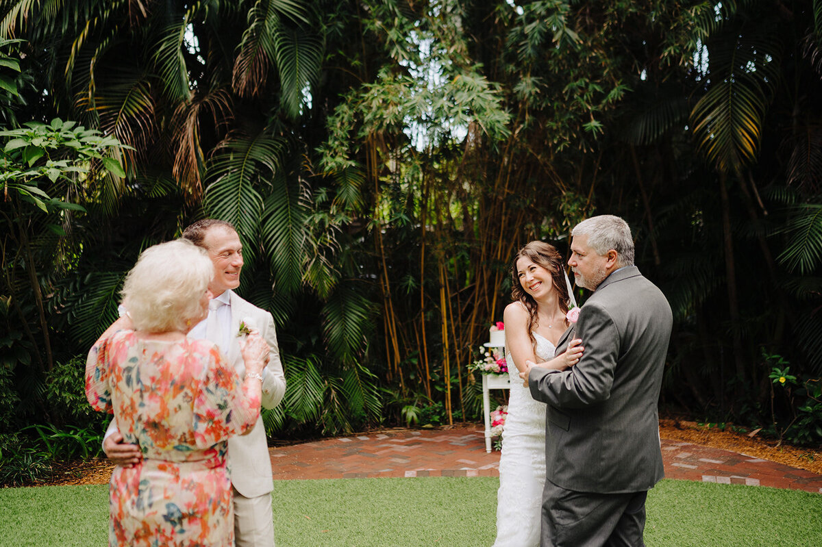 mcneile-photo-sunken-gardens-elope-in-florida-chantilly-chic-celebrations-4