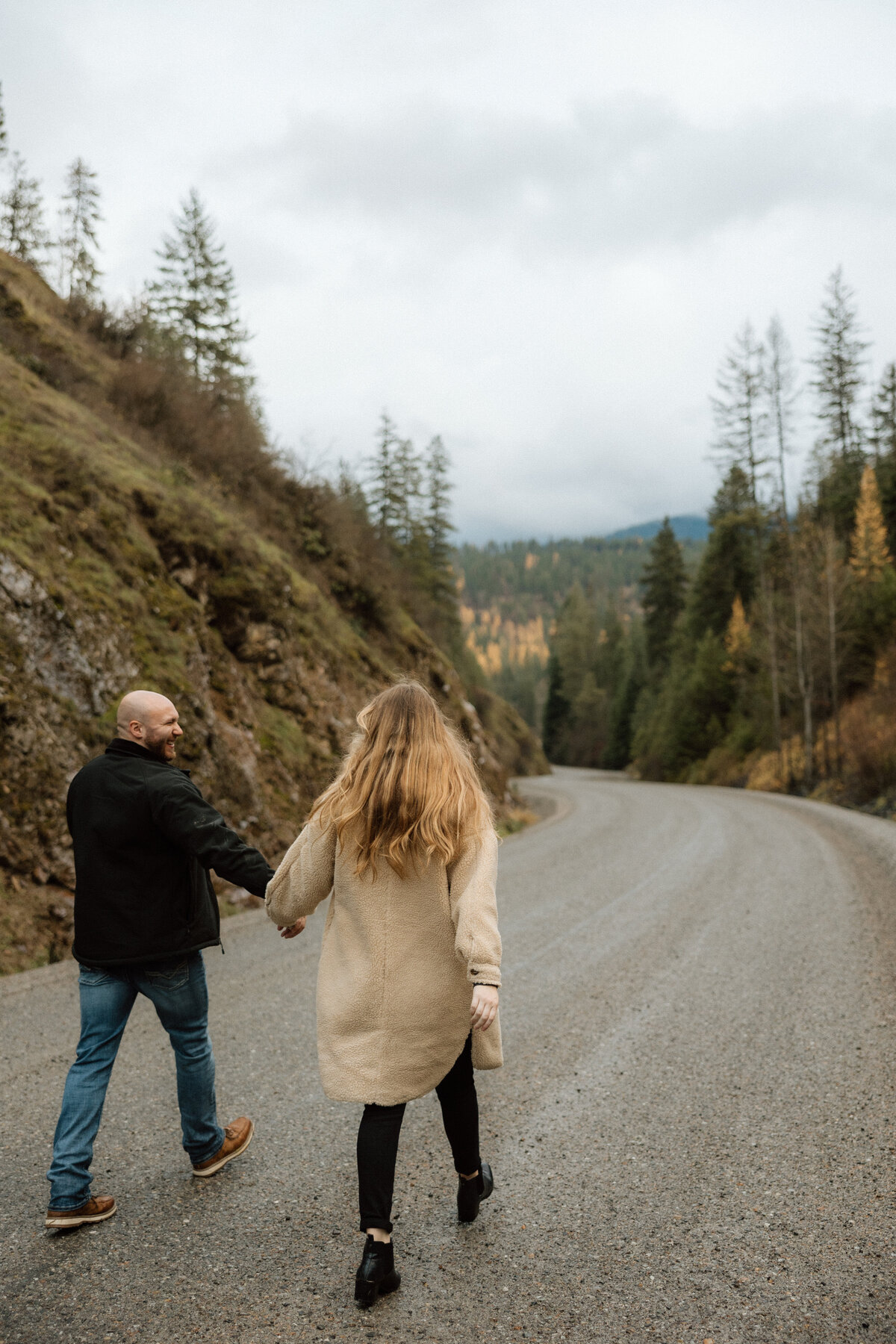 rainy-engagement-photos184107