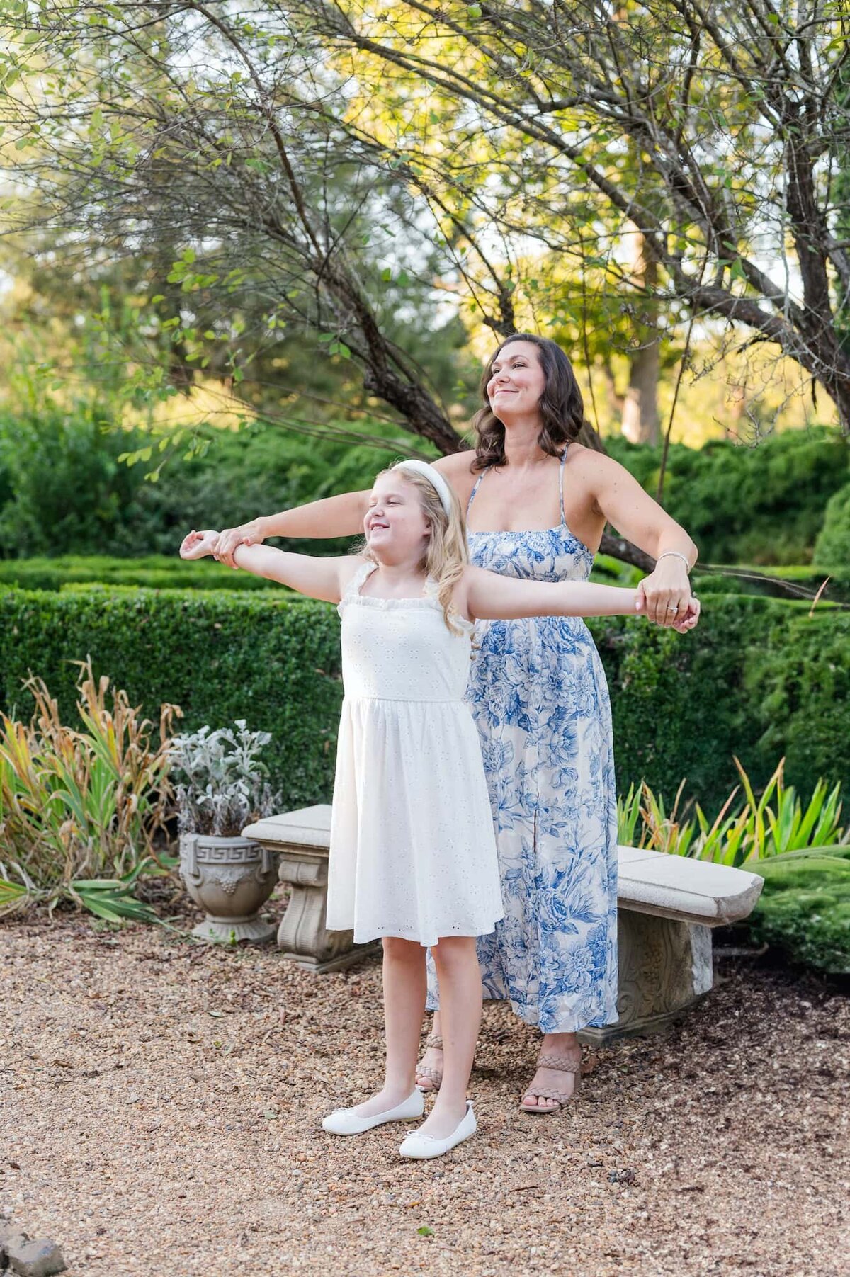 Elli-Row-Photography-Barnsley-Gardens_6230_1