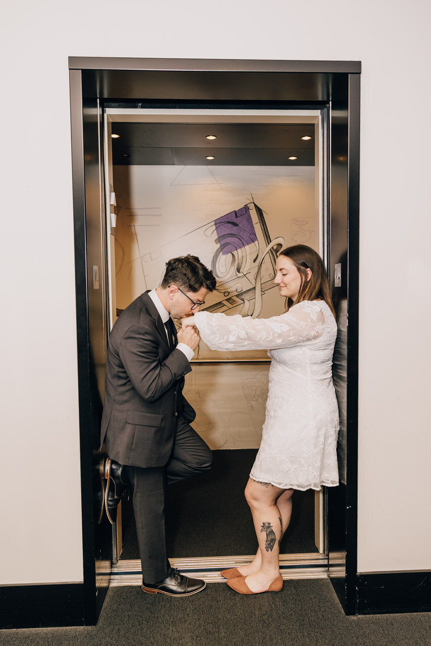 Frist-Museum-Downtown-Nashville-Engagement-Session-46