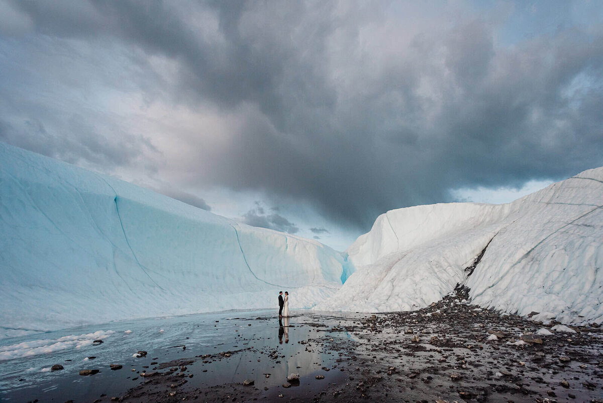 ultimate-glacier-wedding-guide-alaska-Soul-and-Sky-Weddings