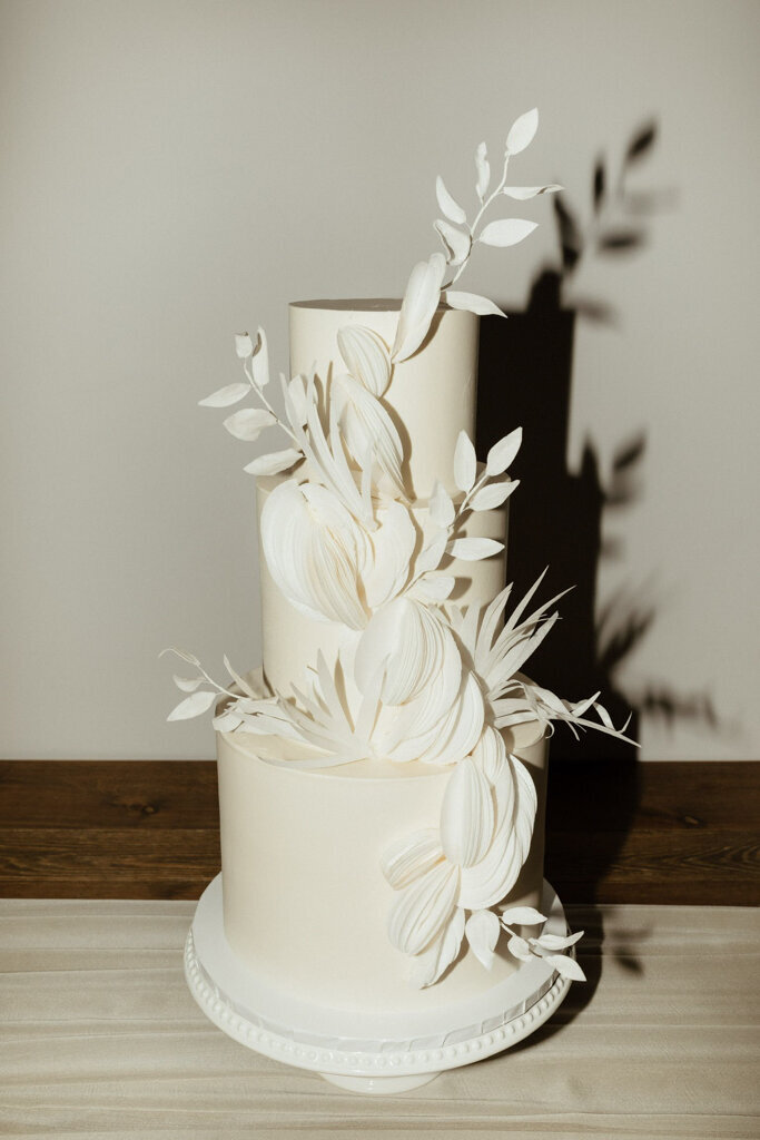 Elegant and classic white wedding cake, created by Bake My Day, contemporary cakes & desserts in Calgary, Alberta, featured on the Brontë Bride Vendor Guide.