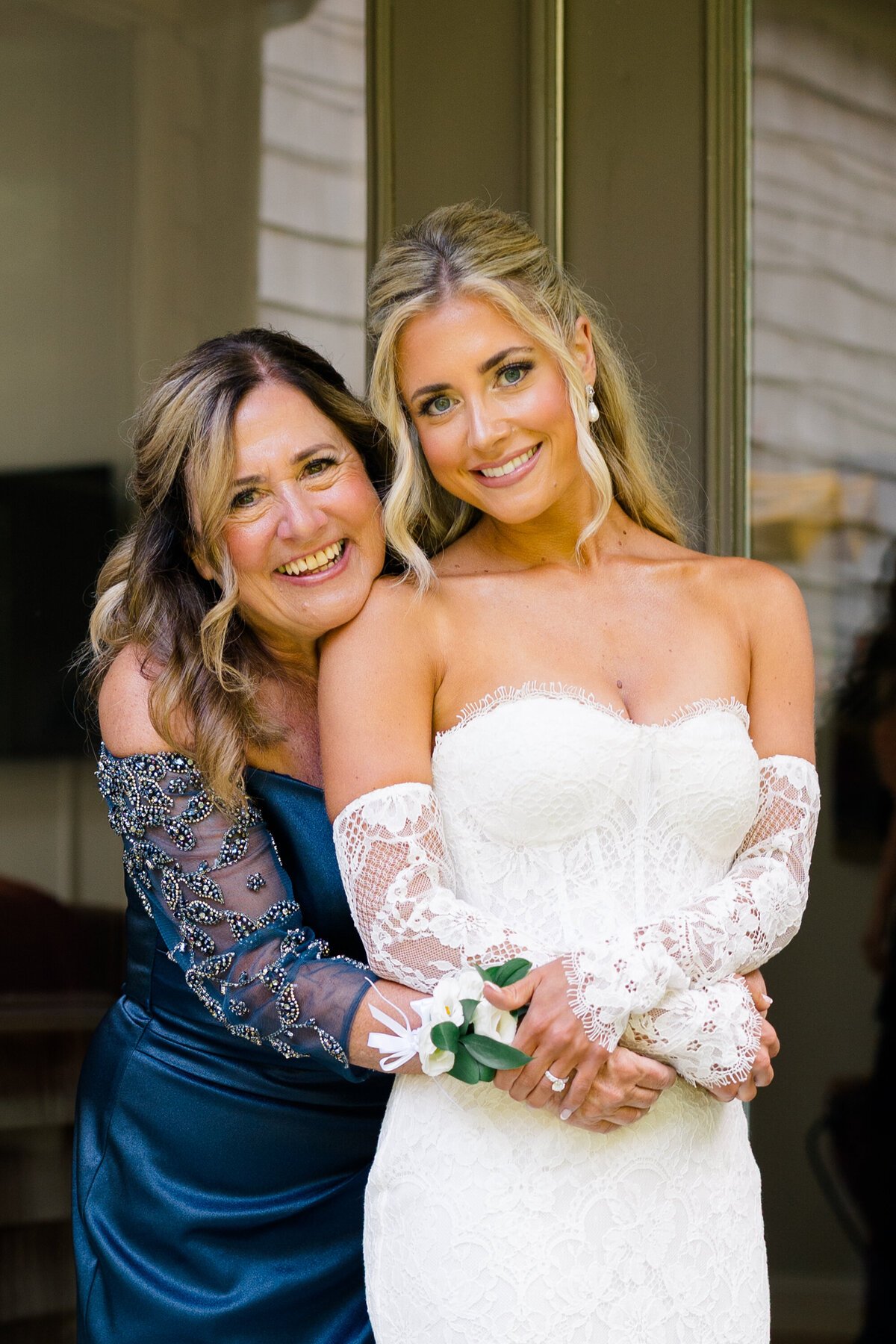 Mr&MrsWalsh-GirlsGettingReady-90