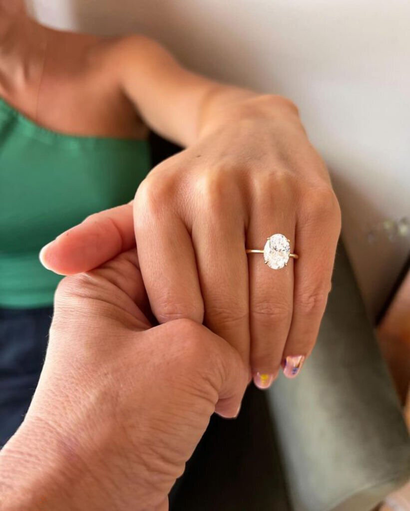oval-diamond-engagement-ring-3