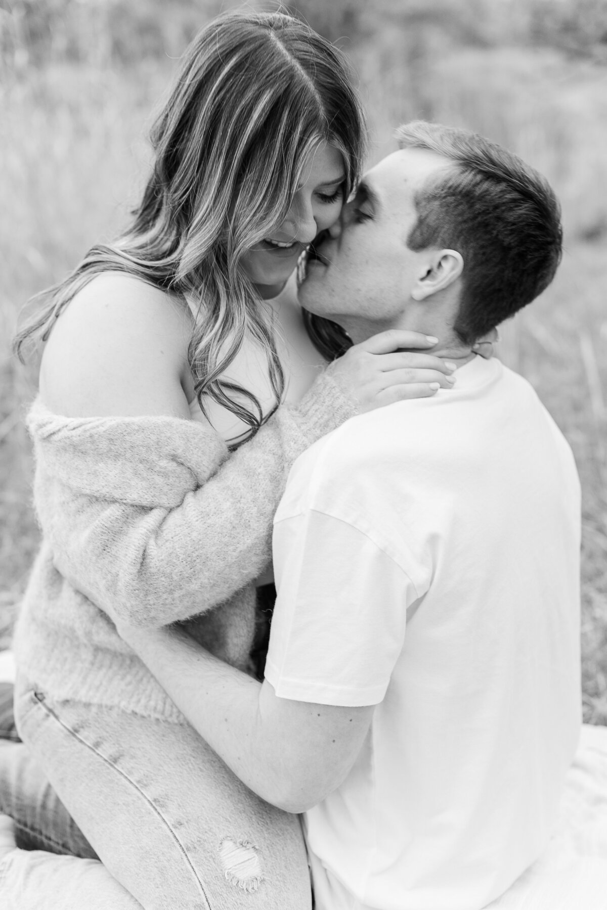 Jefferson City Engagement photographersneak peaks. Bella Faith Photography  17