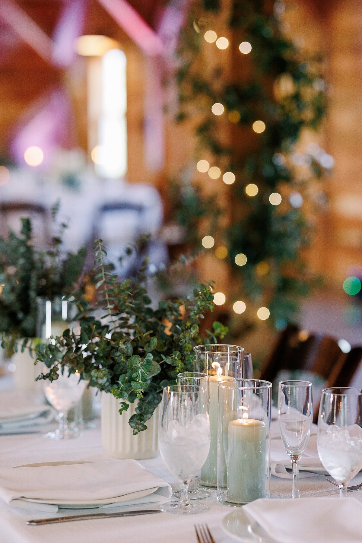 oak-barn-at-loyalty-wedding-rebecca-dotson-photography_0013