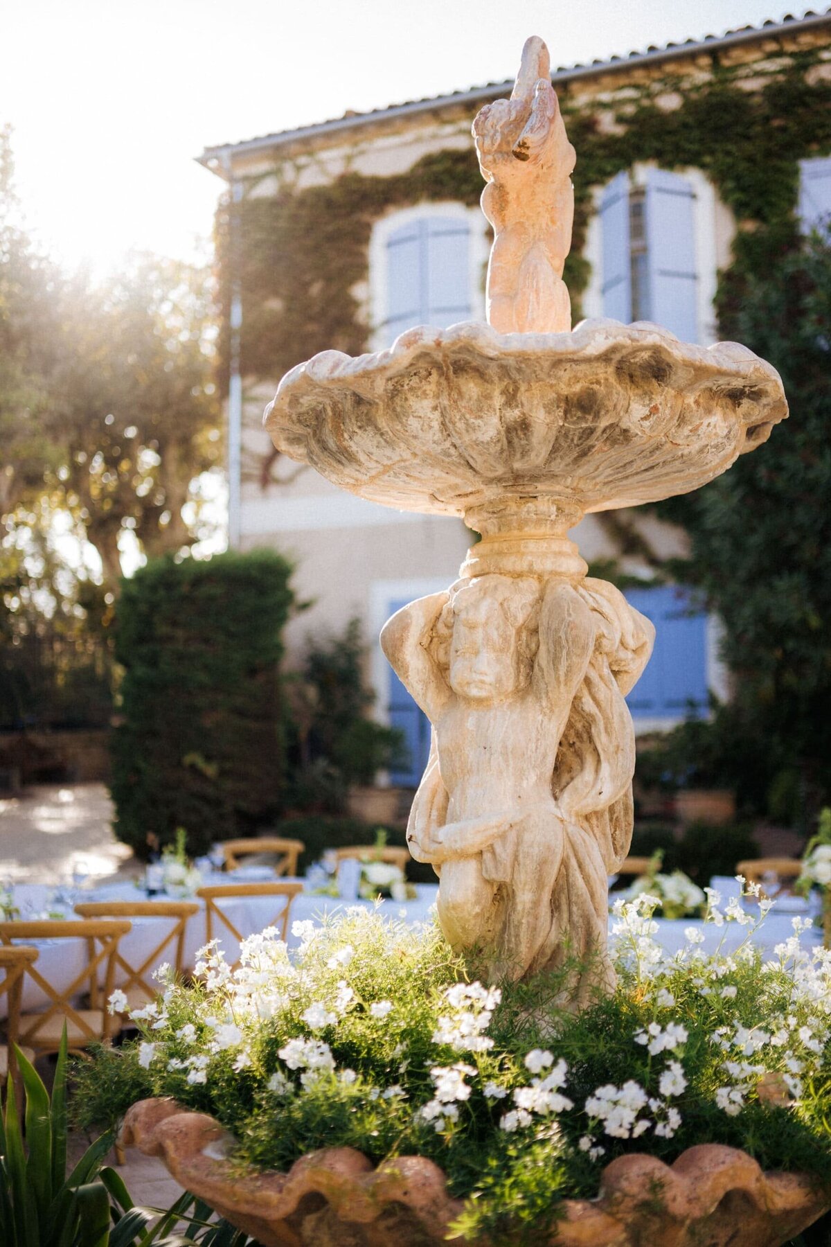 french-chateau-inner-courtyard-wedding-decoration2