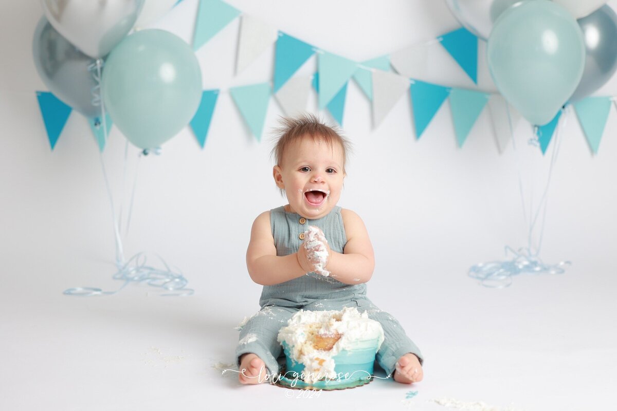 lehigh-valley-photographer-lori-generose-lg-photography-first-birthday-cake-smash-boy-lancaster-pa