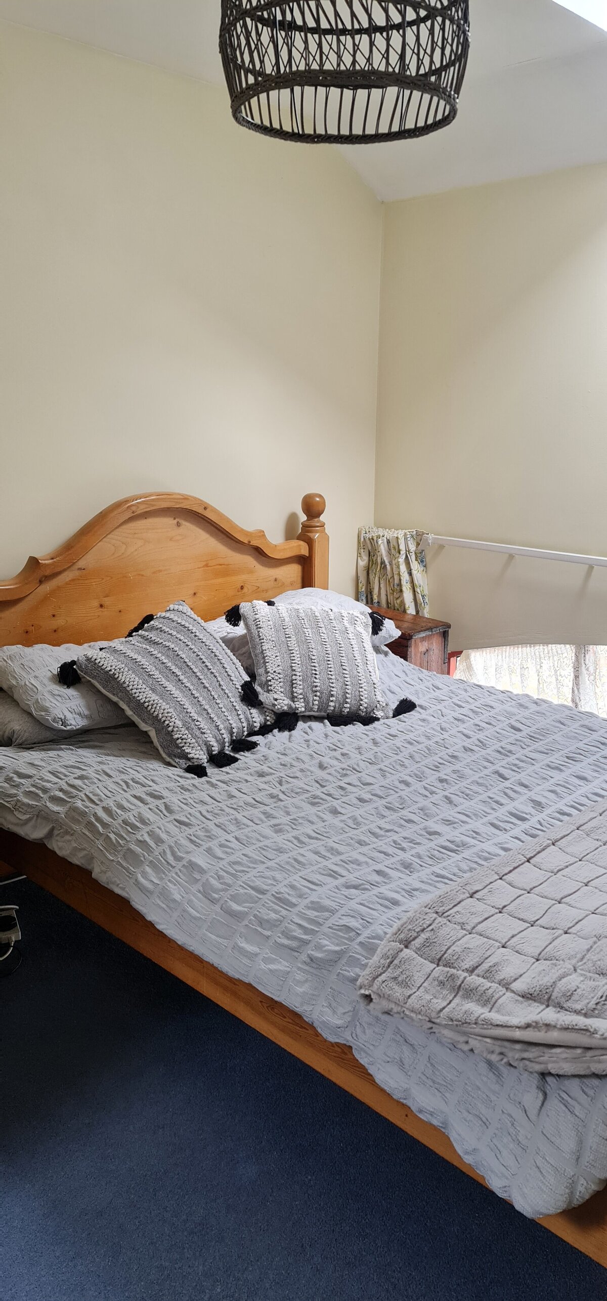 holly_house_cottages_main_bedroom