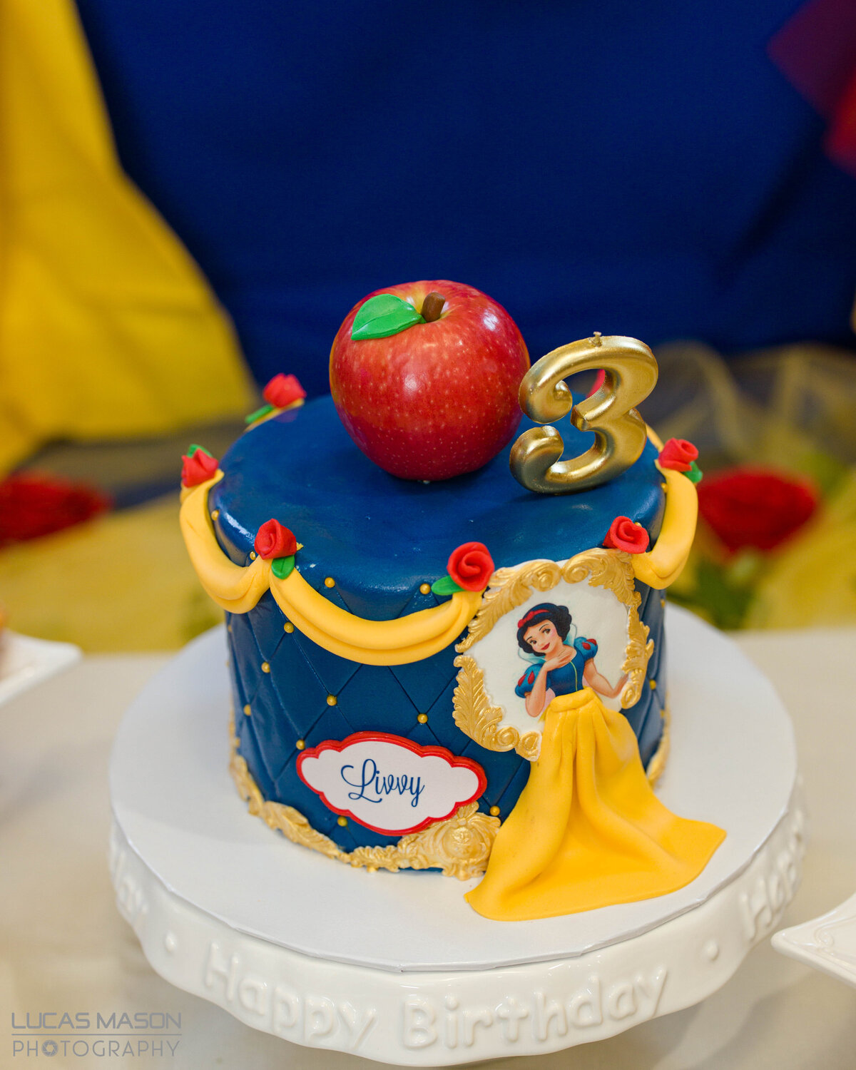 Snow White theme birthday by Lucas Mason Photography in Orlando, Windermere, Winder Garden area