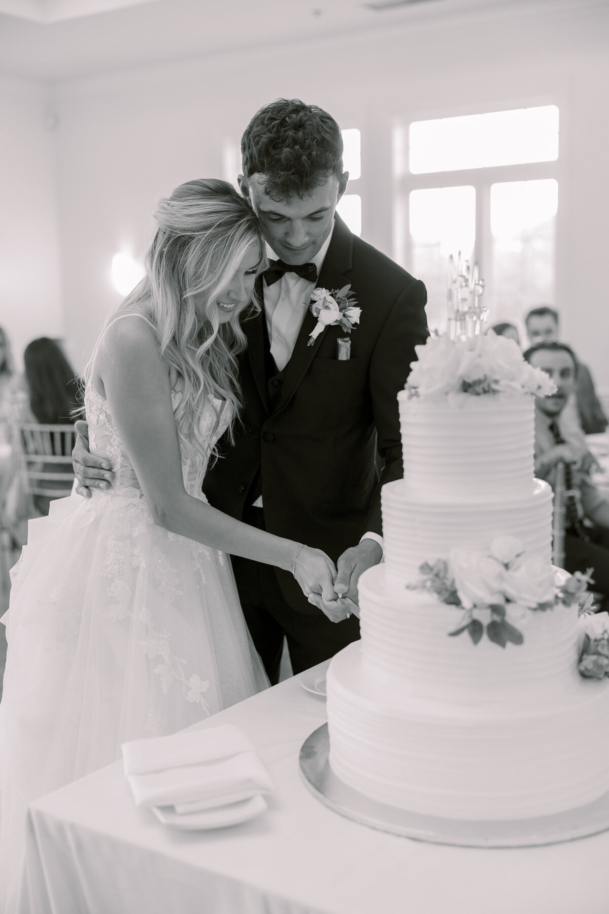 brideandgroomcuttingcake