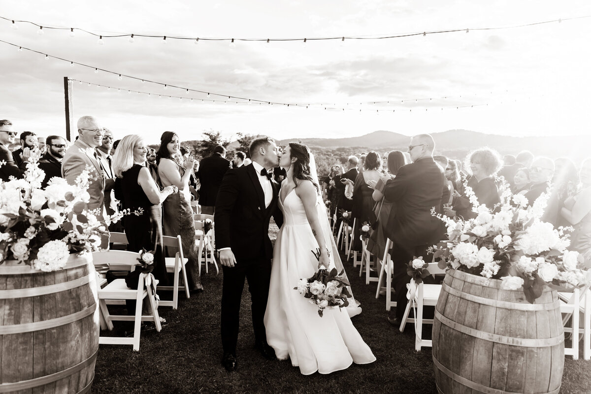 loudoun-studios-wedding-bluemont-blue-valley-vineyards-virginia00021