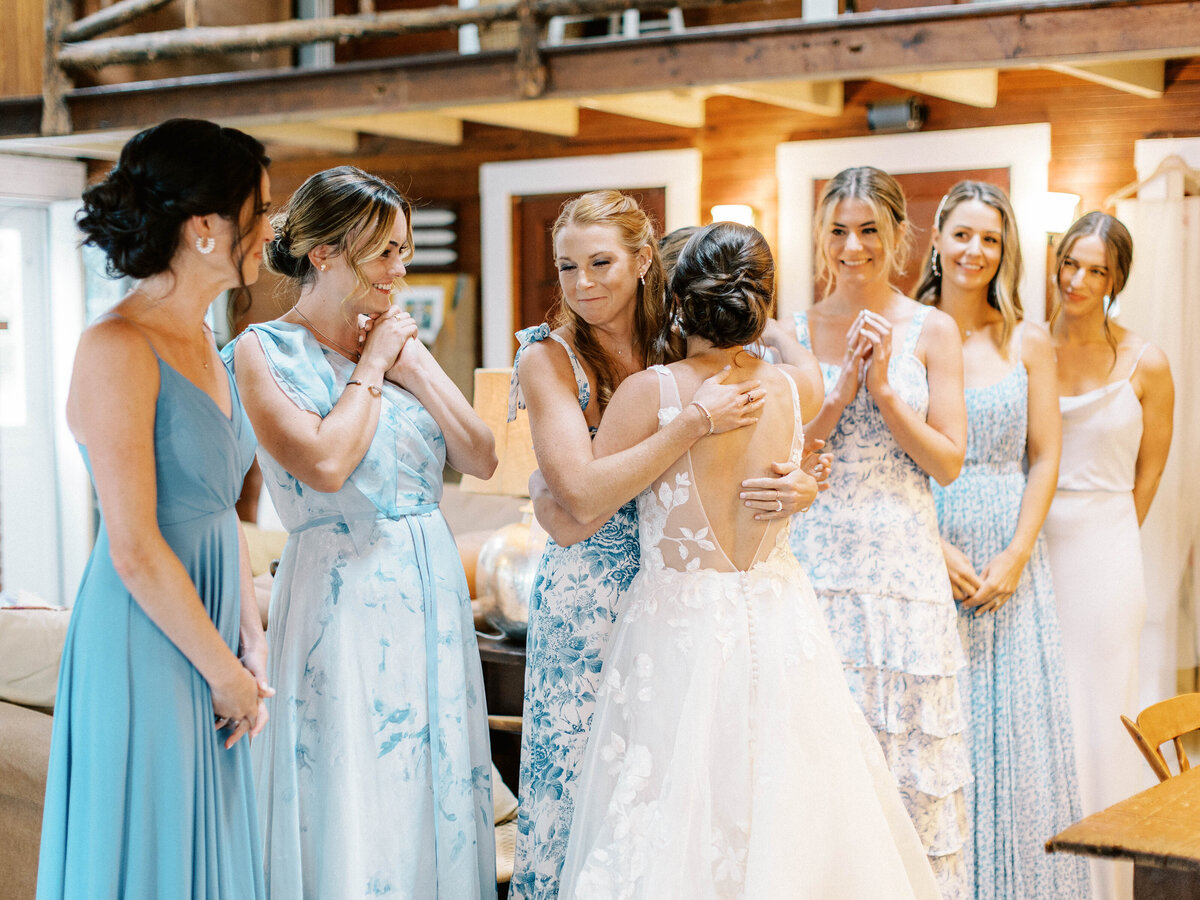 Vermont-Luxury-Film-Wedding-Photographer-Bride-Getting-Ready_158