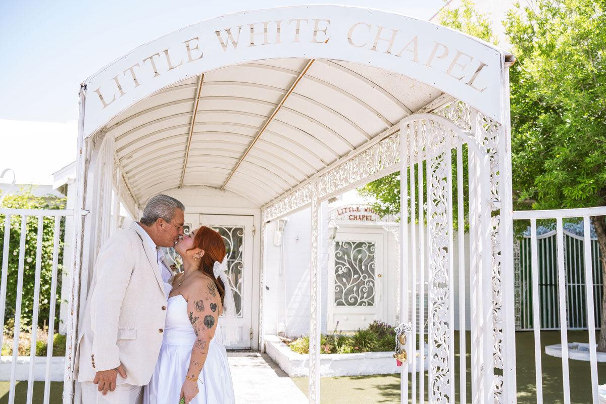 little-white-chapel-elopement-photographer-11