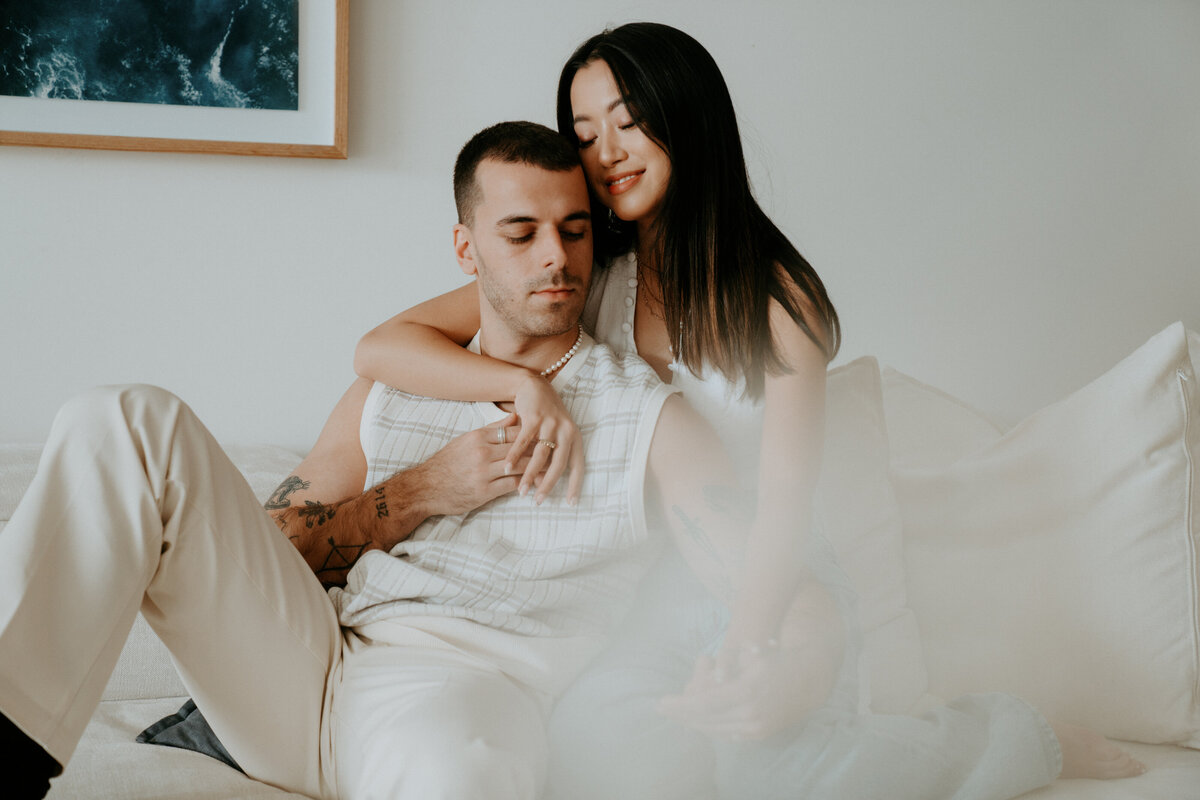2022-09-13-Amanda + Noah In Home Couple Session Bunkerhouse Gerringong Daisy + Pine-015