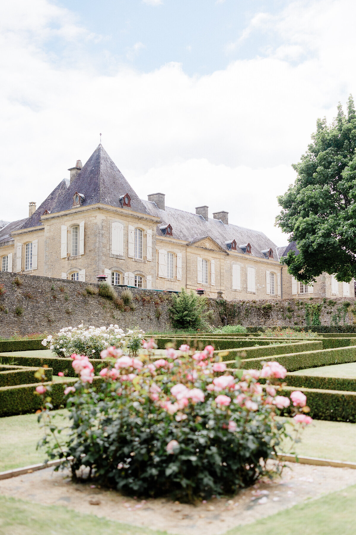Modern_Chic_Chateau_Valouze_Destination_Wedding_Photographer-2