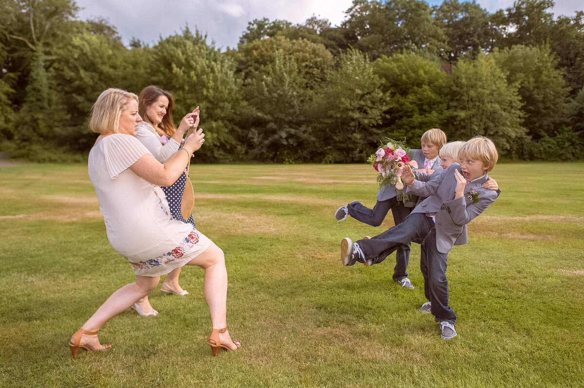 82 funny-wedding-pageboys-kerry