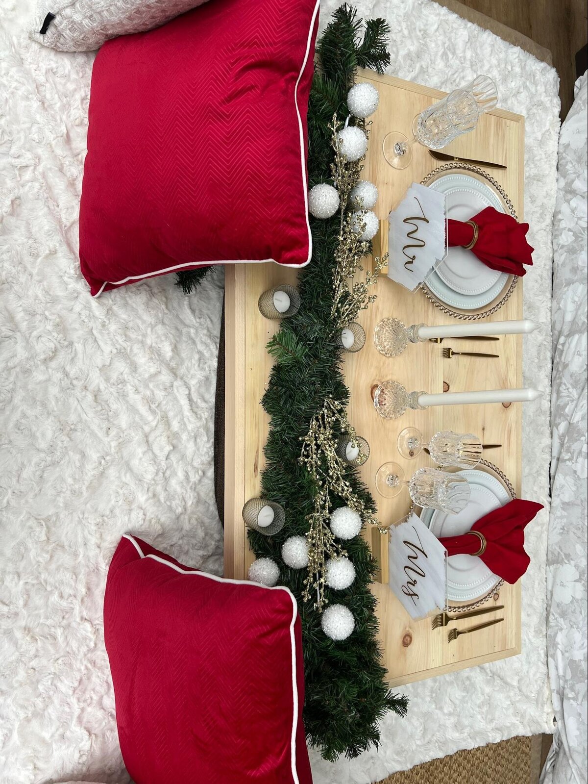airbnb-red-decor-25