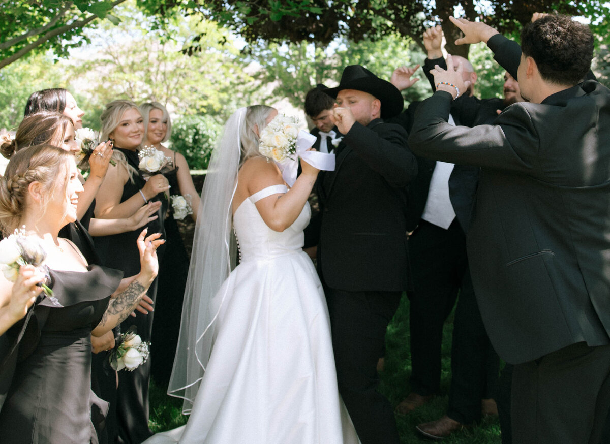 the-white-barn-in-emmett-idaho-wedding-krysta-timmons-photography-bridal-party-113