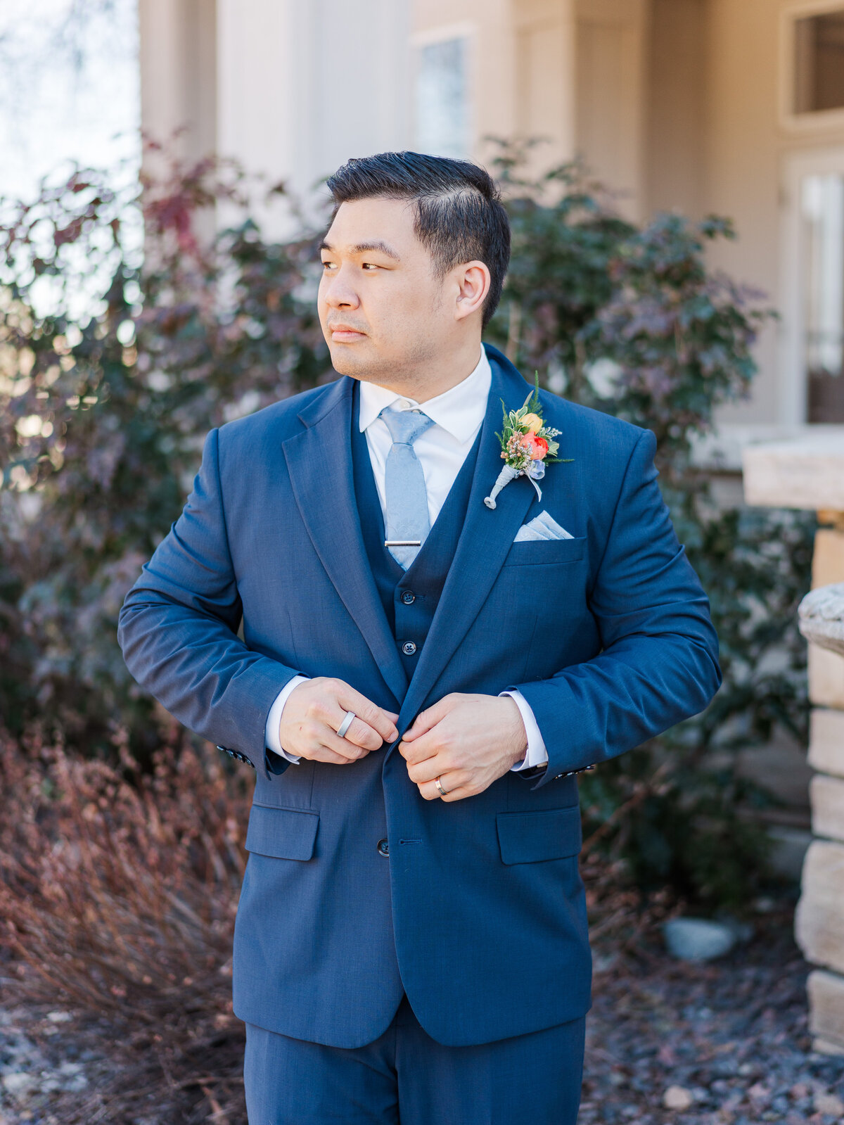 Chateaux at Fox Meadows Colorful Spring Wedding Light and Airy Elena Spraguer Photography  0108