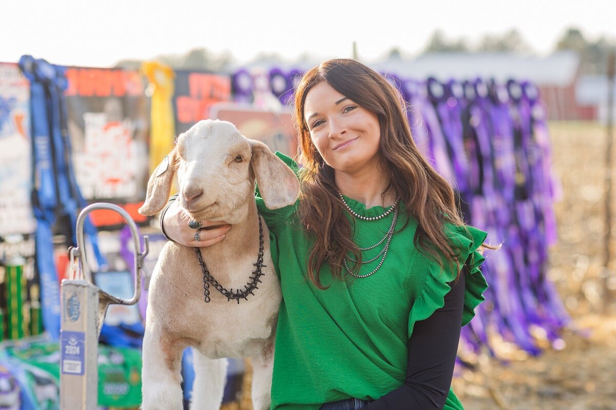 bree-ohio-goat-senior-photos-3