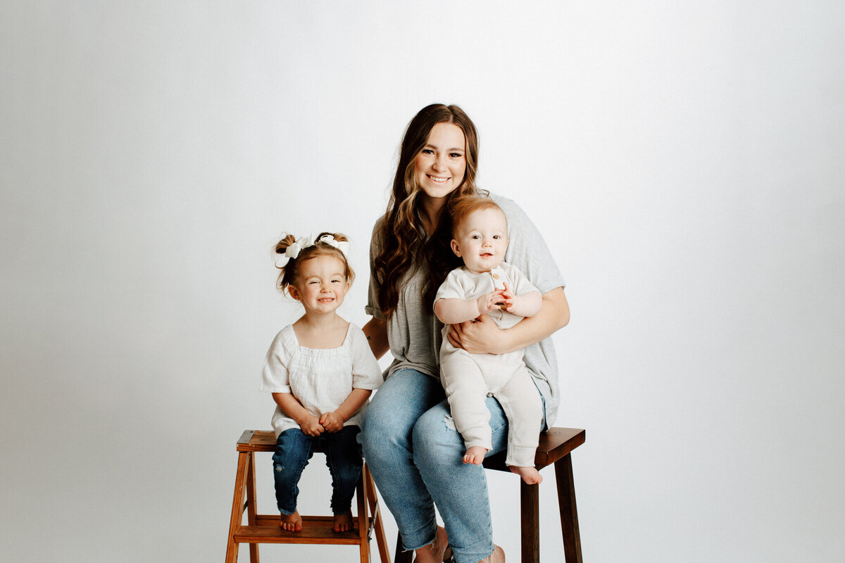 Motherhood photography NW Arkansas, motherhood portraits near me, mommy and me photography NW Arkansas
