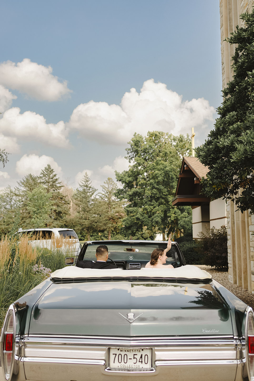 Traditional summer church wedding Rochester MN | Oduma photography -242