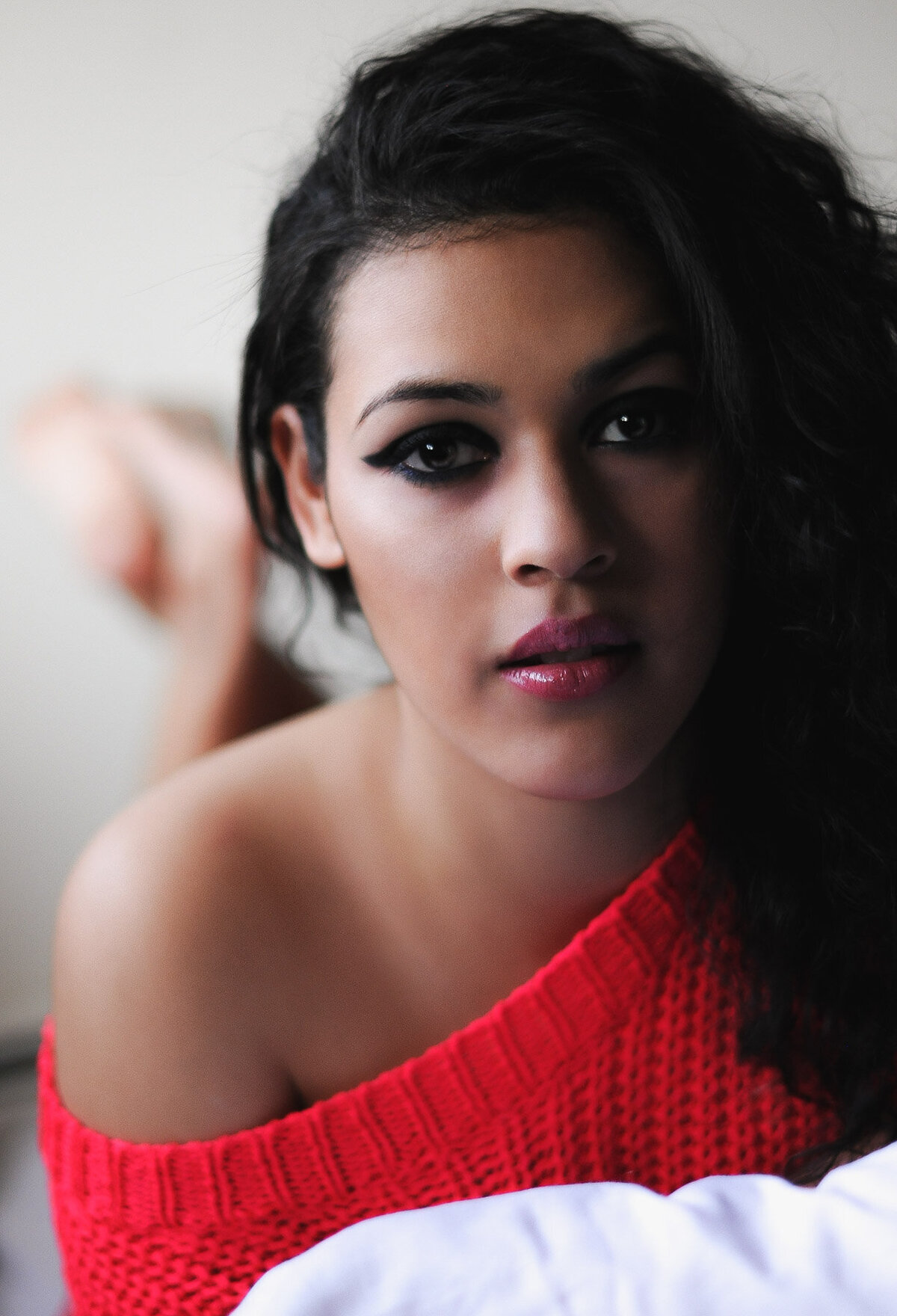 High-fashion makeup with metallic shadow and wet-look skin – styled by Lyds Makeup for a photoshoot in the New York City area.