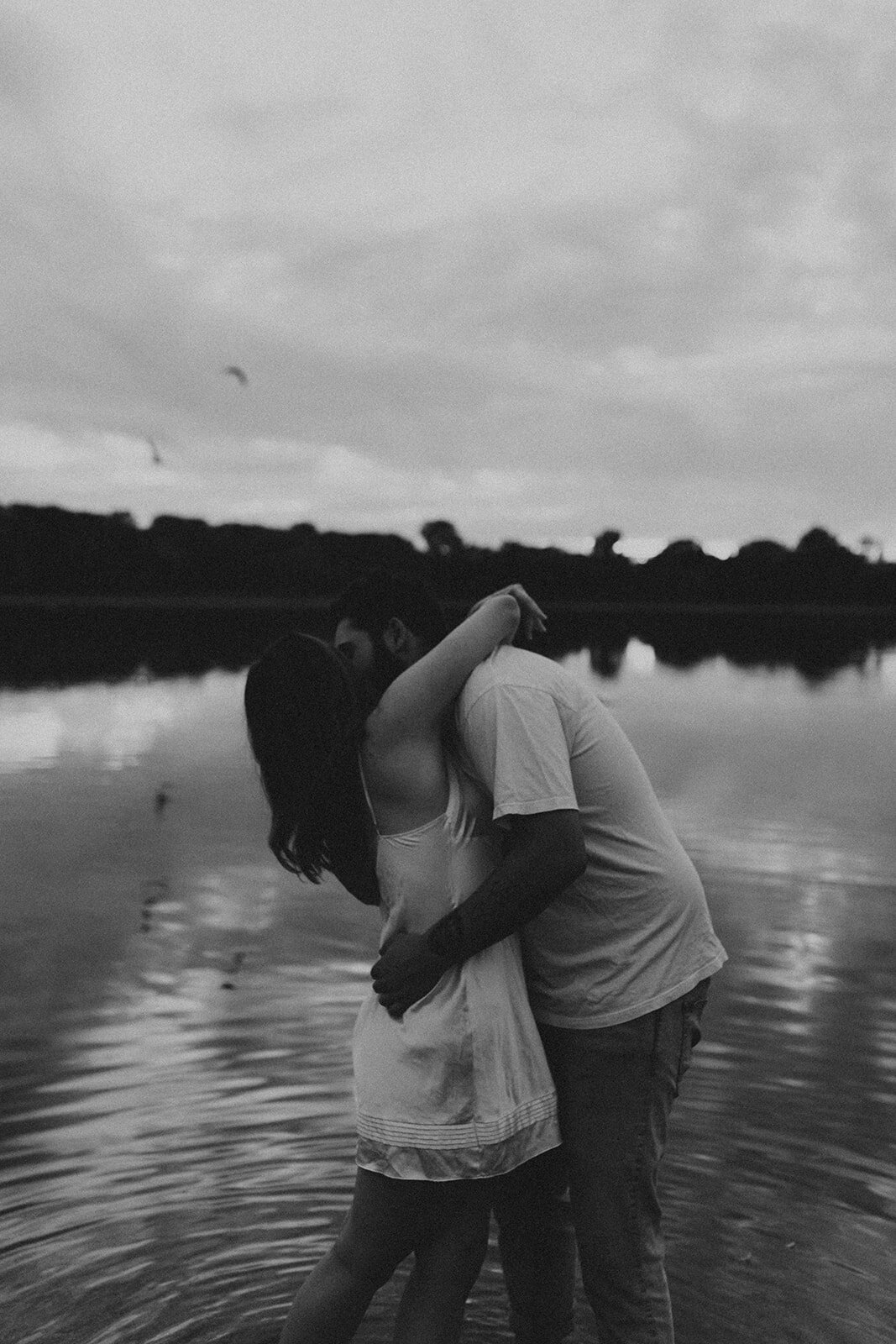 Romantic-nostalgic-sunset-couples-photoshoot137