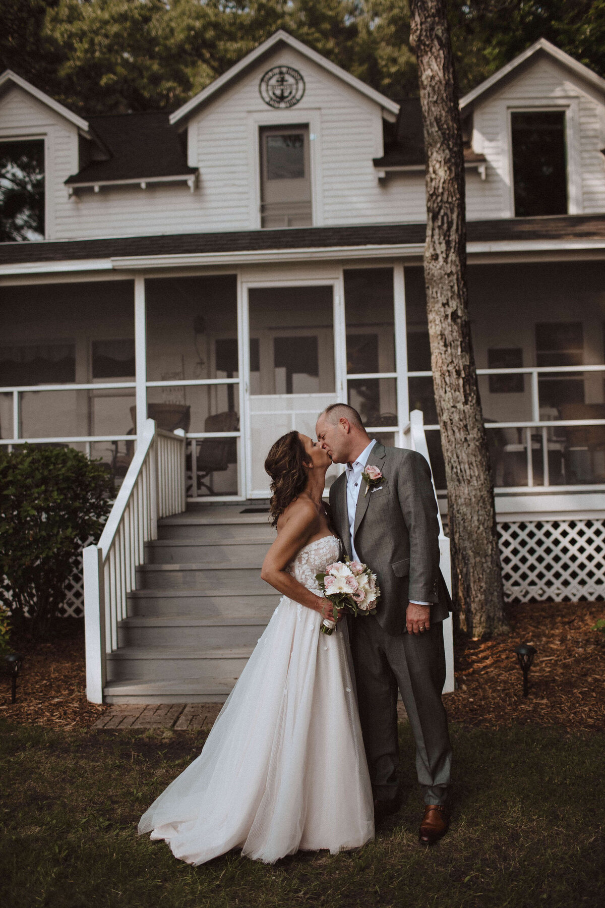 shawano-stubborn-brothers-brewery-wedding-nikki-n-photography-292