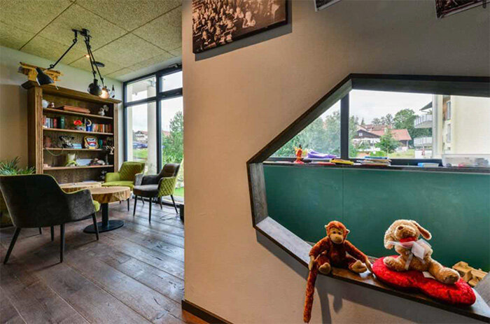 Feine Kinderspielecke im Café Zur Alten Schule in Lechbruck am See