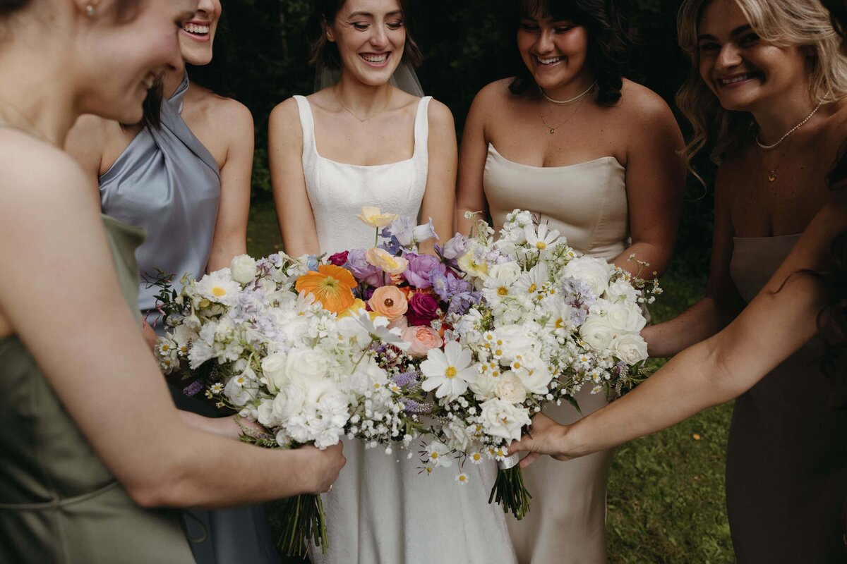 bridal-party-bouquets