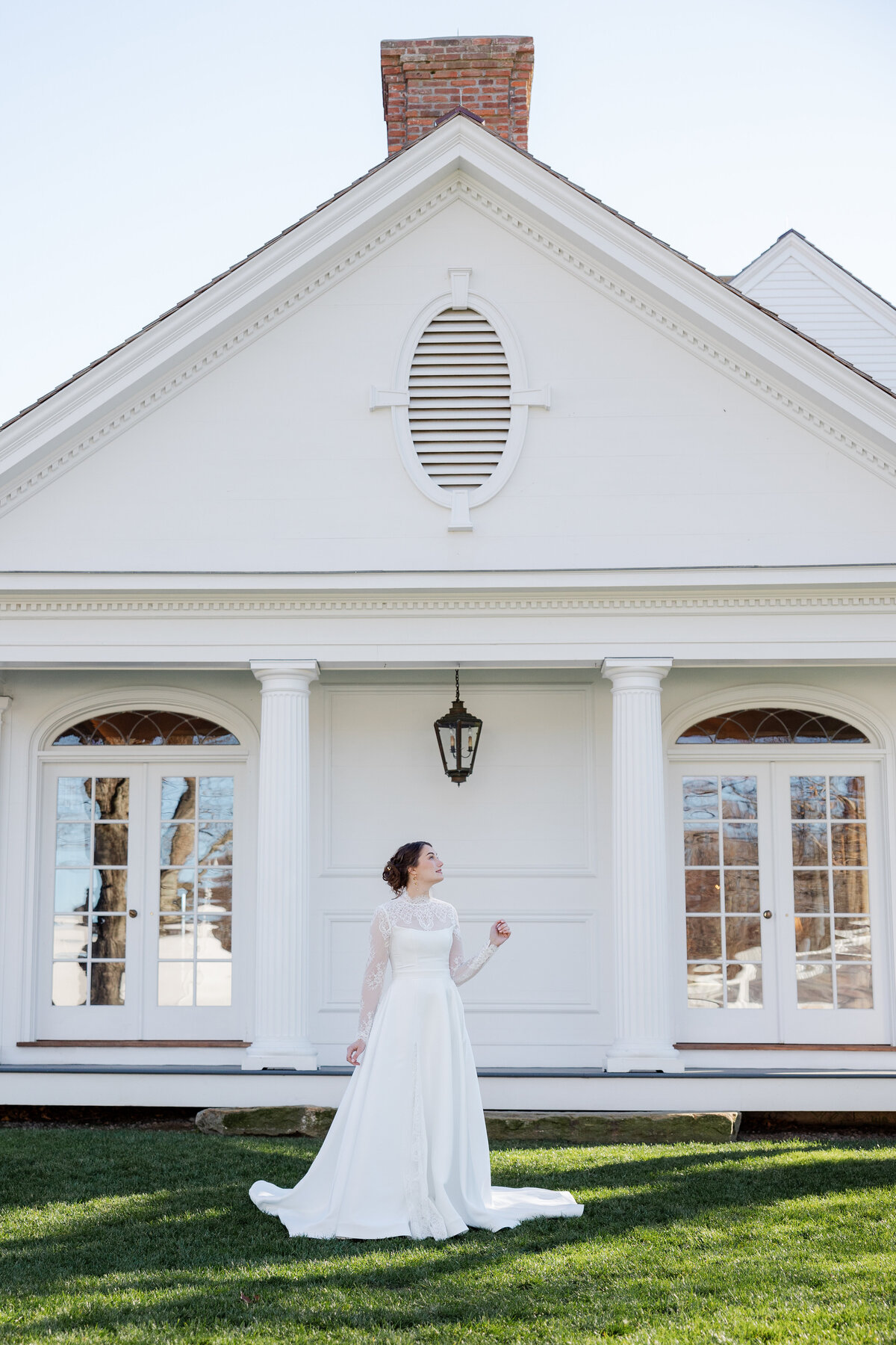 bridal-portraits-at-smith-farm-gardens-ct