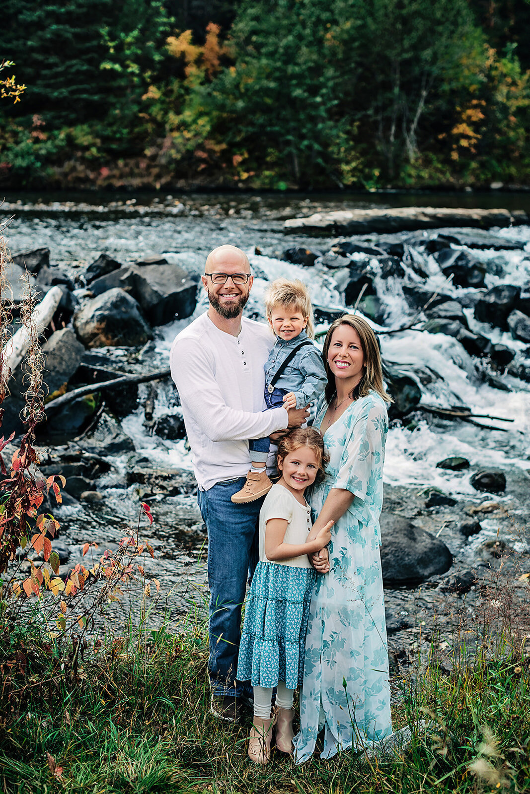 newLeggFamilyFall2022001_websize