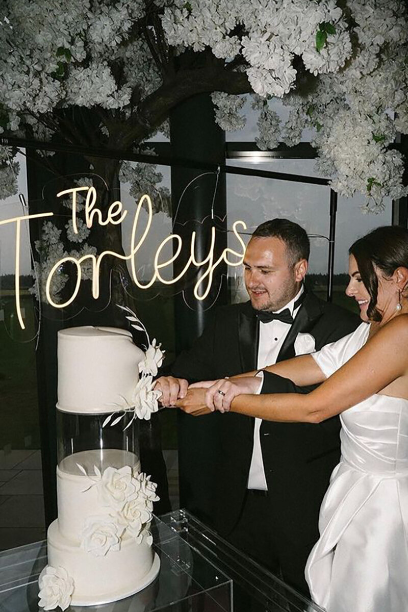 ellis-signs-custom-led-neon-wedding-surname-sign-newcastle-gateshead-north-east