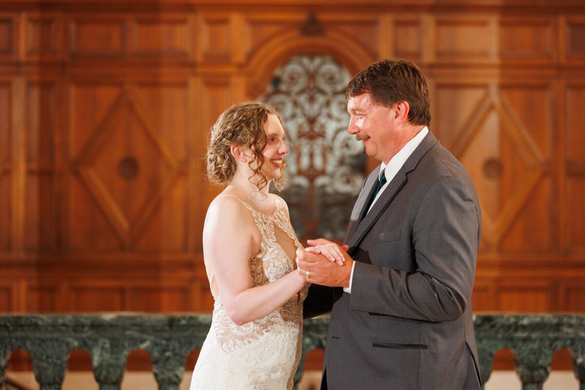 51-grand-rapids-city-flats-hotel-wedding