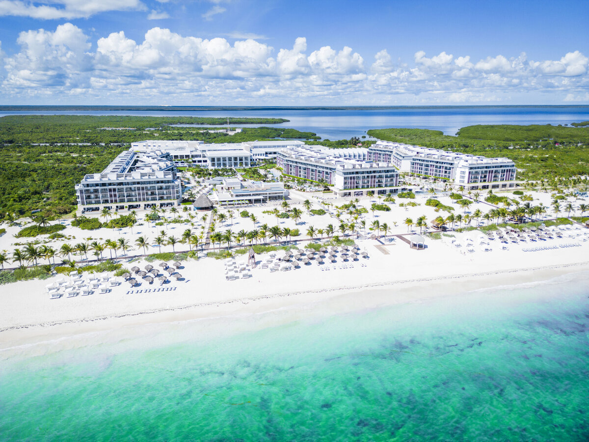 23_img-P_MECM_Resort-View_Aerial-View-from-Ocean_04-large