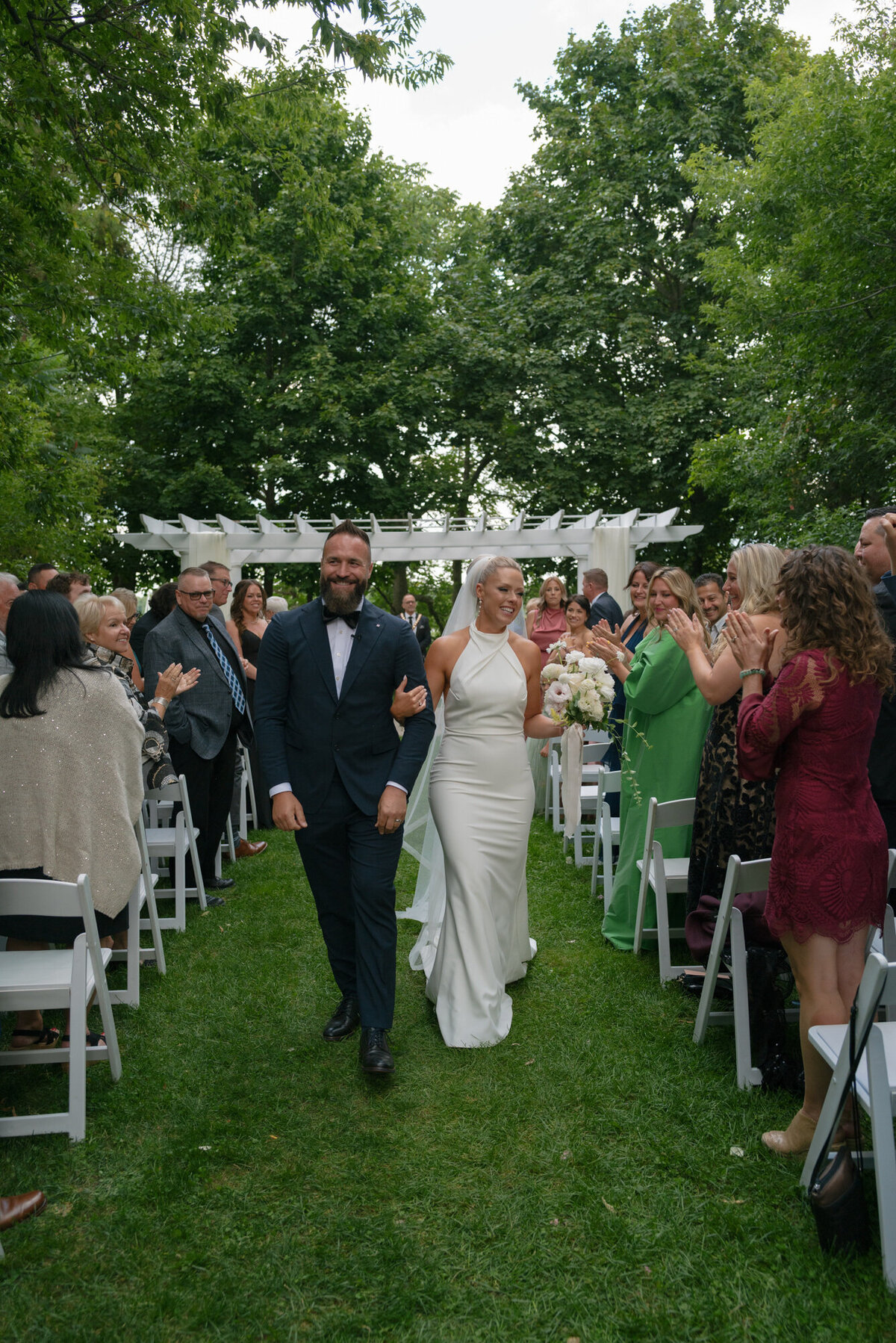 Bride-Groom-Queens-Landing-Wedding-Ceremony